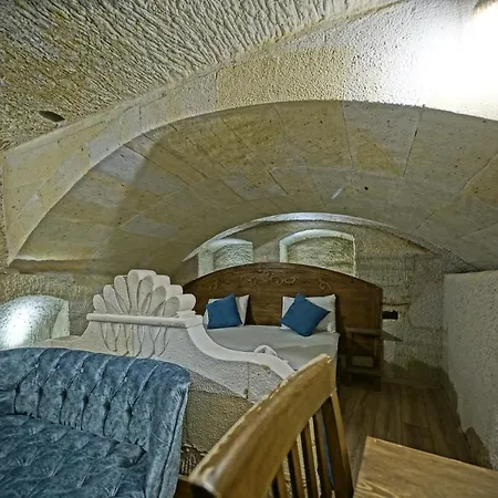 Проживание в семье Cappa Cave
